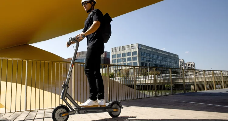 yadea-elitemax-trottinette-electrique yadea-elitemax-trottinette-electrique